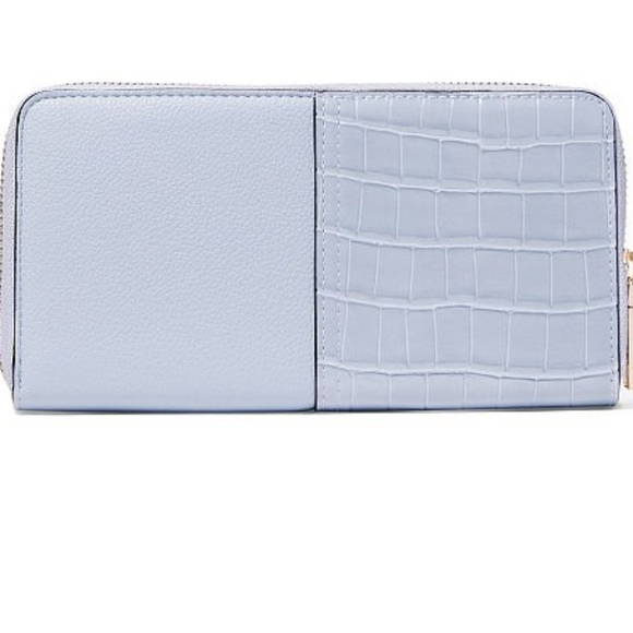 Nip luxury VS sky blue 1/2 vegan croc gold tone v zip long wallet - Picture 3 of 5